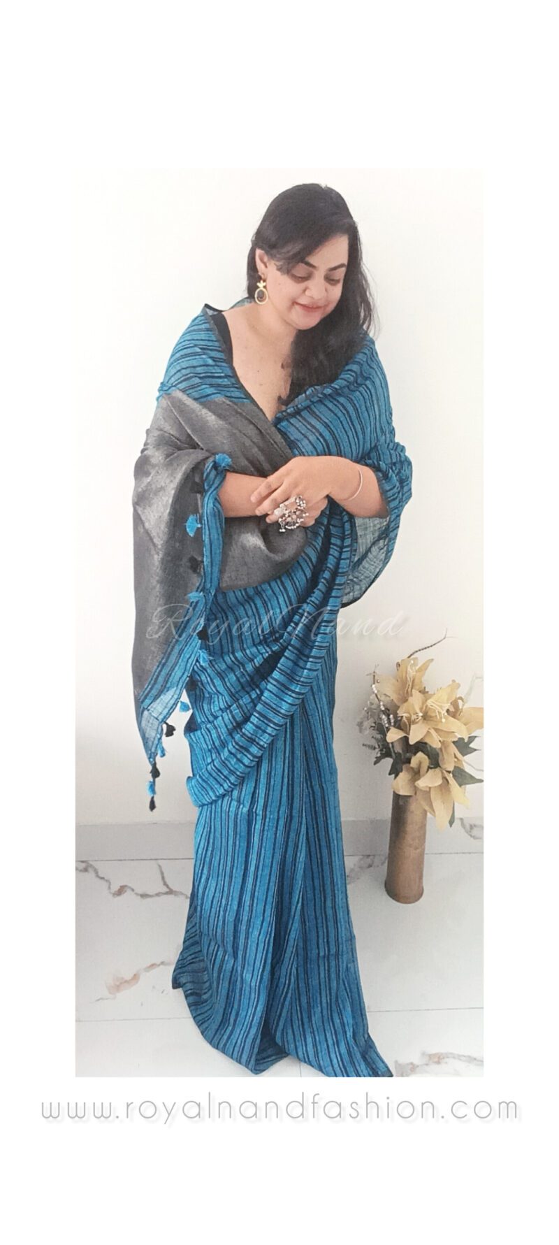 Ferozi Blue Black saree - Image 2